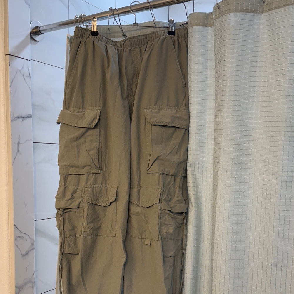 Aeropostale junior woman Khaki Cargo Pants
